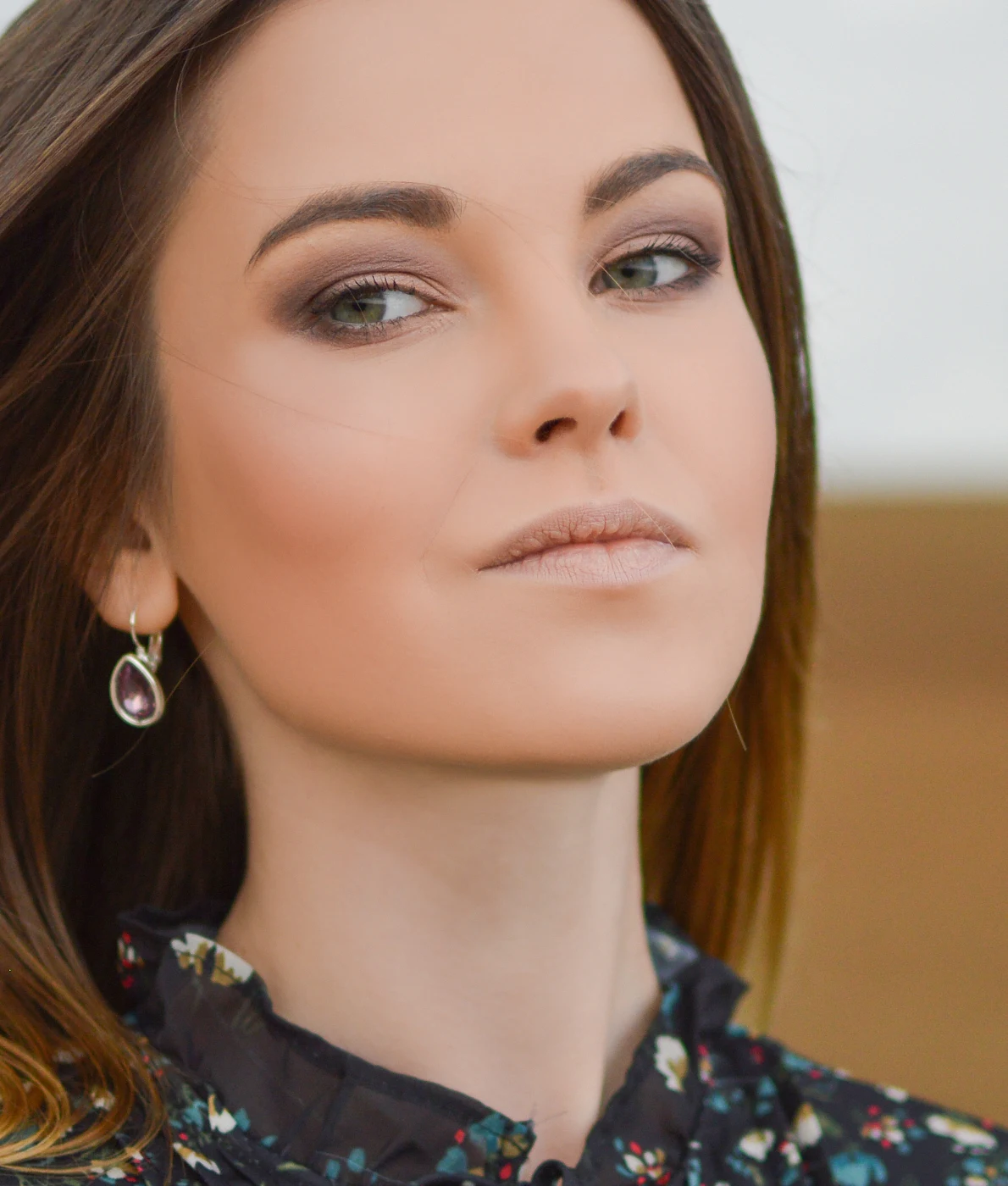 Beauty portrait: even skin, texture and makeup kept (default settings) — before